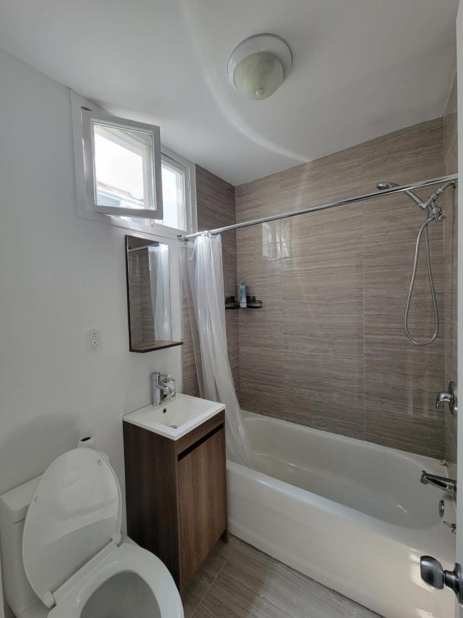 Small Condo In Montreal -Fast Wifi Екстер'єр фото