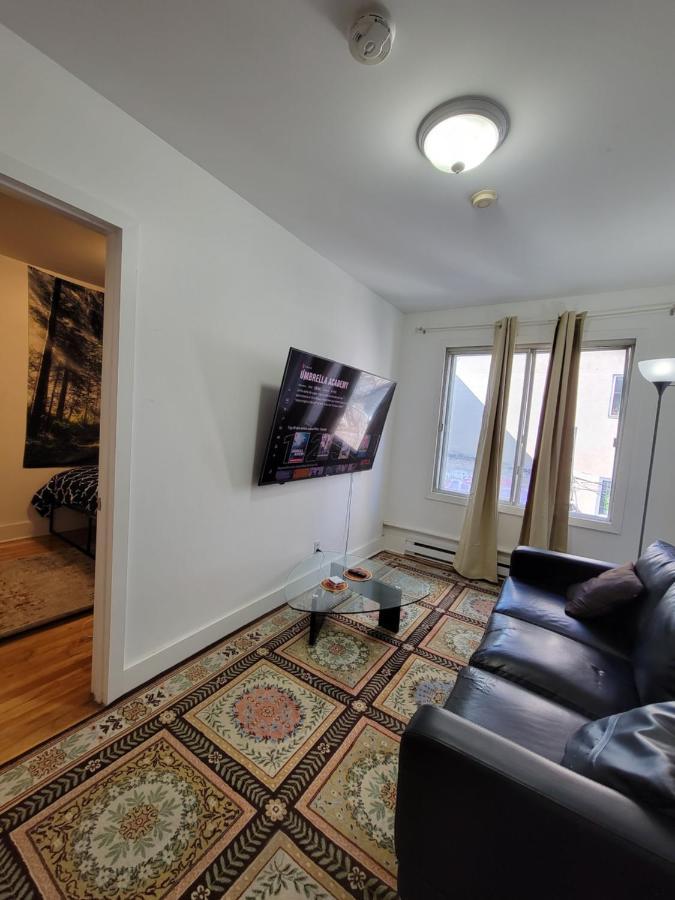Small Condo In Montreal -Fast Wifi Екстер'єр фото